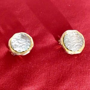 Dubin: Gold tone clip back glass earring